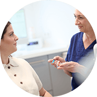 Professionelle Zahnreinigung (PZR) als Vorbereitung für das Bleaching in Minden.